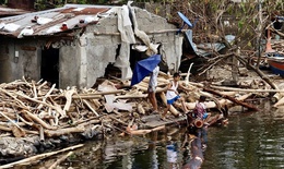 Philippines khẩn cấp sơ tán, quân đội sẵn sàng ứng phó bão Yinxing