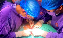 5 ngày thực hiện 3 cuộc phẫu thuật, bác sĩ cứu thiếu niên từ cõi chết trở về