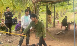 Bắt 2 anh em giết người, phi tang thi thể dưới khe suối rồi lẩn trốn trong rừng sâu
