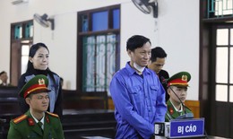 Cựu phóng viên lĩnh án tù vì bảo kê xe tải