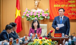 Chủ tịch Quốc hội: Nghi&#234;n cứu, đề xuất chế độ, ch&#237;nh s&#225;ch đ&#227;i ngộ ph&#249; hợp cho c&#225;n bộ y tế khi cải c&#225;ch ch&#237;nh s&#225;ch tiền lương