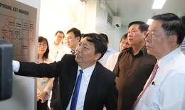 Trưởng Ban Tuy&#234;n gi&#225;o Trung ương thăm, ch&#250;c mừng c&#225;c bệnh viện tại TPHCM nh&#226;n Ng&#224;y Thầy thuốc Việt Nam
