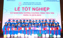 Trường Đại học Y H&#224; Nội trao bằng tốt nghiệp cho cử nh&#226;n Điều dưỡng chương tr&#236;nh ti&#234;n tiến Kh&#243;a 10