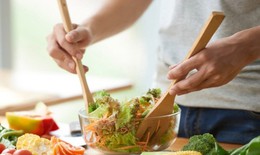 Mách bạn mẹo ăn uống mà không tăng cân ngày Tết