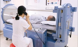 Y tế huyện đảo vượt khó