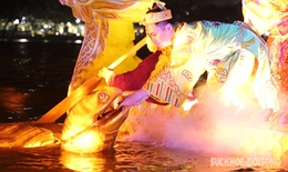 Mãn nhãn màn trả gươm báu của Lê Lợi trên Hồ Gươm trong tour đêm đền Ngọc Sơn