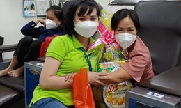 Những người không mặc blouse trắng lặng thầm xoa dịu nỗi đau ung thư