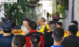 Nghẹn ngào đón thi hài thuyền viên tử nạn ở Biển Đỏ trở về
