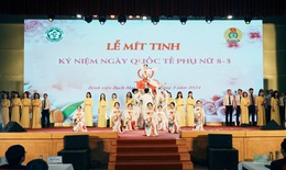 Nữ thầy thuốc Bạch Mai 'hoá thân' thành ca sĩ, nghệ sĩ