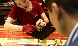 Gi&#225; v&#224;ng h&#244;m nay ng&#224;y 8/3 đột ngột giảm s&#226;u rồi lại tăng