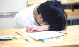 Cha mẹ cần làm gì để giúp con dẹp tan áp lực thi cử?