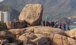 Kỳ thú danh thắng Hòn Chồng - Hòn Đỏ ở Nha Trang