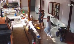 Video 5 đối tượng đi ô tô mang kiếm lao vào nhà chém người trọng thương