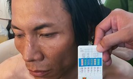 Video người đàn ông đạp đổ nhiều xe phụ nữ trên đường