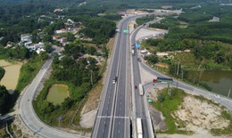 Hình ảnh ngày đầu cấm phương tiện trọng tải lớn vào cao tốc Cam Lộ - La Sơn