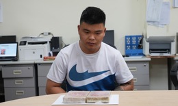 Bắt quả tang đối tượng vận chuyển 2 bánh heroin
