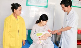 Niềm vui được làm mẹ của người phụ nữ 2 lần vỡ tử cung