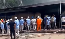Cháy quán cơm ở Hải Dương 1 cháu bé tử vong, 1 bé bị thương nặng
