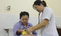 Chạy đua với thời gian, gi&#224;nh lại sự sống cho sơ sinh ng&#244;i ngang sa tay
