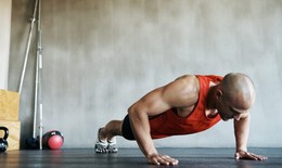 Cần chống đẩy bao nhiêu lần mỗi ngày để cơ ngực săn chắc?