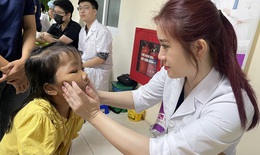 Bệnh viện E kh&#225;m, phẫu thuật miễn ph&#237; cho đối tượng mắc dị tật khe hở m&#244;i, v&#242;m miệng