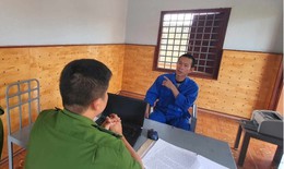 Bắt giam kẻ lấy chày đập vào đầu người khác