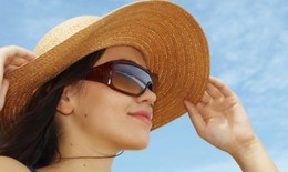 8 biện ph&#225;p bảo vệ mắt tr&#225;nh tia tử ngoại trong m&#249;a h&#232;