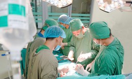 Đại phẫu cứu sống bệnh nhân ung thư dạ dày tái phát