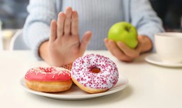 Cách kiểm soát cơn thèm đồ ngọt giữ làn da tươi trẻ