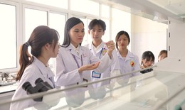 Th&#234;m 4 trường đại học Y Dược c&#244;ng bố điểm s&#224;n x&#233;t tuyển