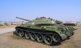 Hồi sinh xe tăng T-54: Giải ph&#225;p tạm thời hay chiến lược d&#224;i hạn của Nga