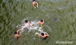 Người d&#226;n g&#243;p tiền tỷ cải tạo ao l&#224;ng &#244; nhiễm th&#224;nh bể bơi &#39;khổng lồ&#39;