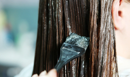 Người phụ nữ đi cấp cứu sau khi nhuộm t&#243;c