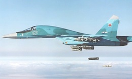 Khoảnh khắc Su-34 tấn c&#244;ng điểm tập trung l&#237;nh Ukraine bằng bom 3 tấn