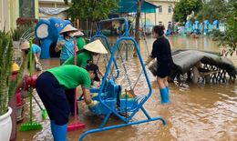 Nhiều trường học H&#224; Nội dừng tổ chức Trung thu để &#39;tiếp sức&#39; đồng b&#224;o v&#249;ng b&#227;o lũ