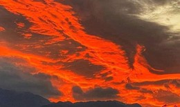 Chuyên gia lý giải đám mây màu đỏ lạ kỳ trên bầu trời Lào Cai