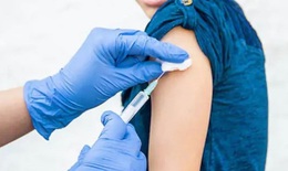 Khẩn trương đưa trẻ đi ti&#234;m vaccine ph&#242;ng bệnh sởi đ&#250;ng lịch, đủ liều