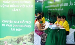 Đ&#244;ng đảo người d&#226;n được kh&#225;m, tư vấn miễn ph&#237; tại Ng&#224;y Dinh dưỡng cộng đồng Việt Nam lần 3