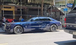 T&#236;nh huống ph&#225;p l&#253; vụ xe sang Rolls-Royce Ghost bị đ&#226;m m&#243;p cửa ở H&#224; Nội