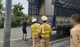 Phát hiện 9 tấn bánh kẹo, bánh trung thu, rượu nghi nhập lập đang đưa về La Phù, Hoài Đức