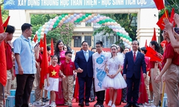 Thủ tướng dự lễ khai giảng tại ng&#244;i trường đặc biệt của H&#224; Nội