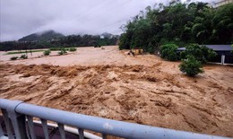 Cứu trợ khẩn cấp c&#225;c gia đ&#236;nh bị thiệt hại do b&#227;o số 3 tại Quảng Ninh v&#224; Hải Ph&#242;ng