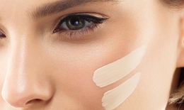 Mẹo trang điểm với phấn nước giúp bền màu