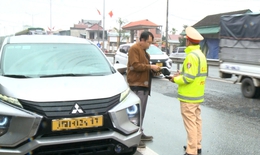 Huế xử lý vi phạm giao thông, phát hiện loạt phương tiện chạy quá tốc độ