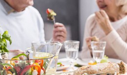 Người già hay bị bệnh gì trong dịp Tết?