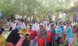 Chợ Tết 0 đồng và xe miễn phí đã sẵn sàng cho người bệnh về nhà đón xuân