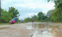 Con đường &#39;đau khổ&#39; l&#224;m nhiều người bị trượt ng&#227; ở Kh&#225;nh Ho&#224;