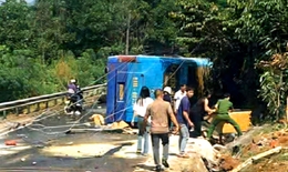 Xe kh&#225;ch giường nằm tuyến Nghĩa Lộ - Mỹ Đ&#236;nh mất l&#225;i g&#226;y tai nạn khiến 7 người thương vong