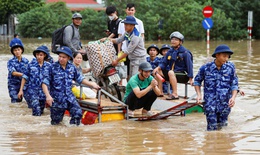 Thiệt hại do b&#227;o số 11 vượt 8.700 tỷ đồng, hơn 12.000 nh&#224; vẫn ngập nước