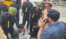 CSGT đ&#243;n l&#245;ng tr&#234;n cao tốc, bắt nh&#243;m thanh ni&#234;n g&#226;y thương t&#237;ch ở L&#224;o Cai